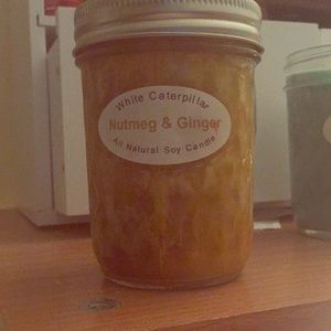 Sweet smelling, soy candle